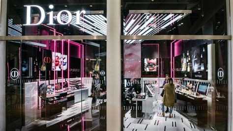 dior saddlemini street|Dior Opens First U.S. Beauty Boutique in New York's SoHo .